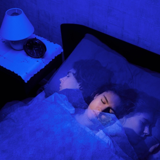 KAJ IMAJO SANJE OPRAVITI S SPALNO APNEJO? Spalna apneja je zdravstveno stanje, pri katerem se dihalna pot med spanjem sesede …