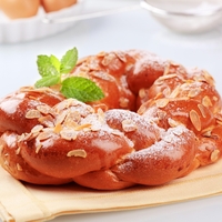 Obudimo tradicionalne velikonočne recepte: tako pripravite slastno pinco, ki se ji ne boste mogli upreti!