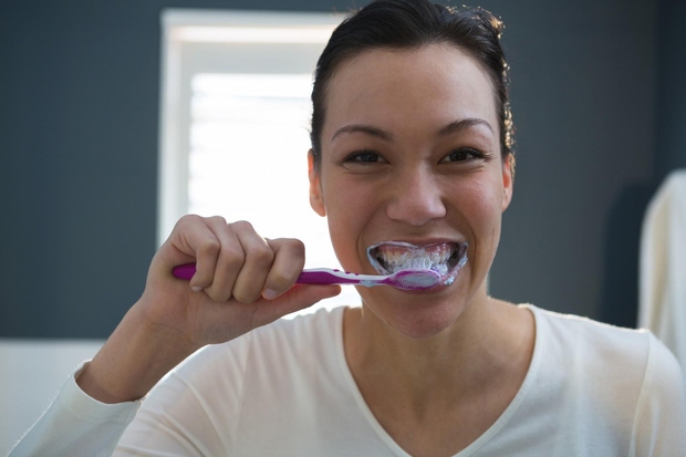 Ščetkanje zob je zagotovo tudi za vas že postala rutina. In če poskrbite, da nikoli ne zamudite ščetkanja tako zvečer …
