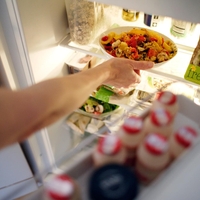 Koliko časa hranite ostanke hrane v hladilniku? Nikar jih ne jejte, če so starejši od toliko dni