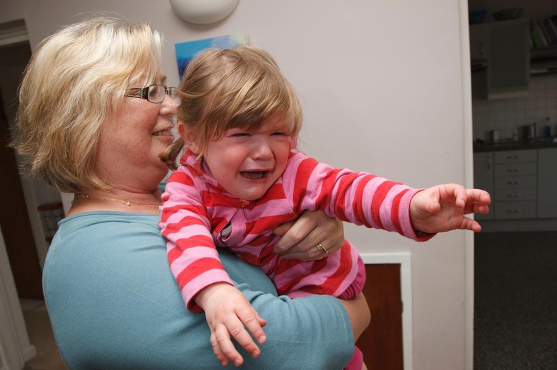 Ko bo otrok naslednjič imel izpad, ga skušajte umiriti s to Montessori tehniko (foto: Profimedia)