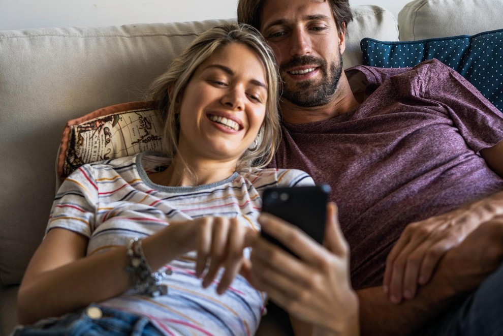 NIMATE MEJ PRI TEHNOLOGIJI Preden spet zavijete z očmi, ko vas partner prosi, da spustite telefon in se mu posvetite, …