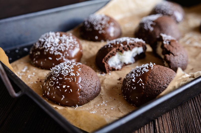 Čokoladno - kokosovi piškoti iz 4 sestavin (foto: Profimedia)