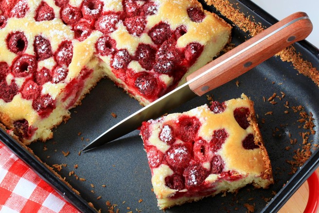 Recept: preprosto malinovo in limonino pecivo za praznične dni (brez sladkorja)