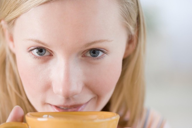 Ruski napitek za čiščenje toksinov iz telesa: En kozarec na dan je rešilna bilka za zdravo ožilje in vitek pas