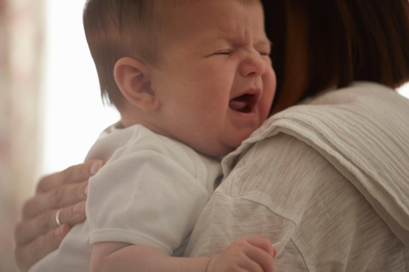Mamica na TikToku delila trik, kako hitro umiriti jokajočega otroka - bi ga preizkusili? (foto: Profimedia)