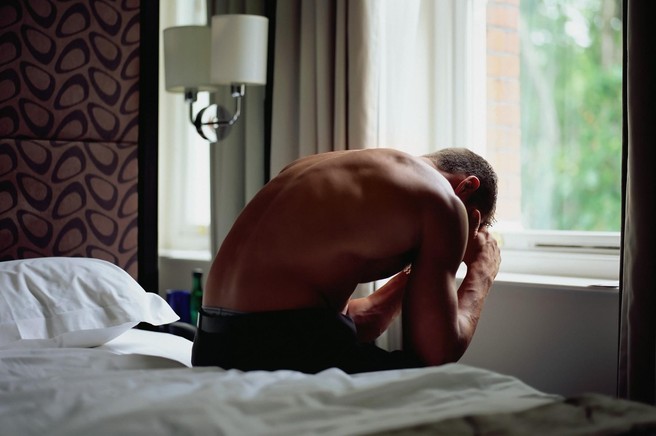 "Poročen sem s precej starejšo žensko - sedaj se vidno stara in želim ločitev. Naj to zares naredim?" (osebna zgodba)