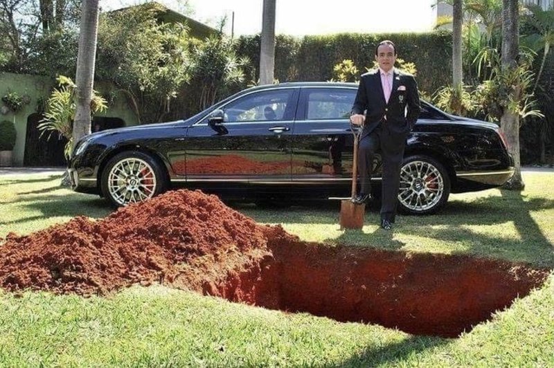 Milijarder je pokopal svoj avtomobil, zato da ljudem preda pomembno sporočilo (foto: Instagram Jacqueline Tiepermann (Posnetek zaslona))