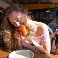 Zakaj je zamaščenost jeter vse pogostejša? Strokovnjakinja razkriva vzroke in preproste spremembe, ki lahko prinesejo velik preobrat