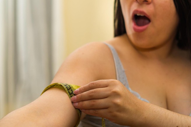 Kako se končno znebiti "angelskih krilc" oz. maščobe na rokah?