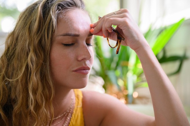 Večina žensk po 40. letu ignorira te simptome! (ste med njimi tudi vi?)