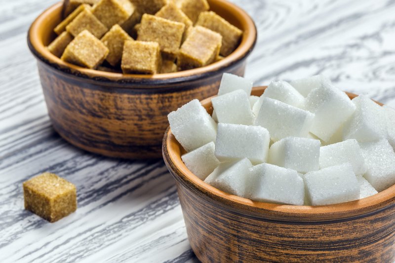 TO je glavna razlika med rjavim in belim sladkorjem (foto: Profimedia)