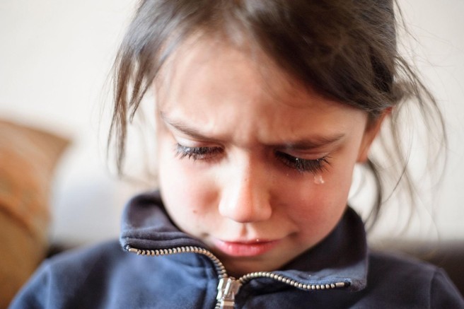 "Najhuje, kar sta starša naredila meni in mojim trem sestram, je to, da ..." - Pretresljive izpovedi posameznikov, zakaj ne bodo NIKOLI kot njihovi starši
