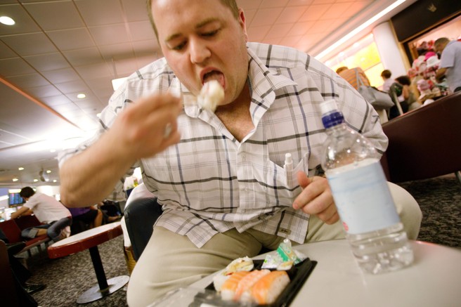 5 vrst okusnih živil, ki so ŠKODLJIVA za zdravje SRCA (po mnenju zdravnika)