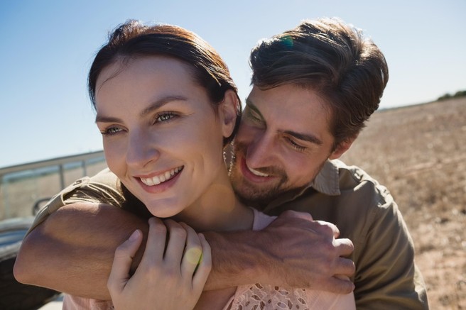 Izpoved Slovenke: "Čeprav nisva poročena, sem spala s fantom. Mama sumi in mi zbuja slabo vest. Ne znam si predstavljati odziva župnika"