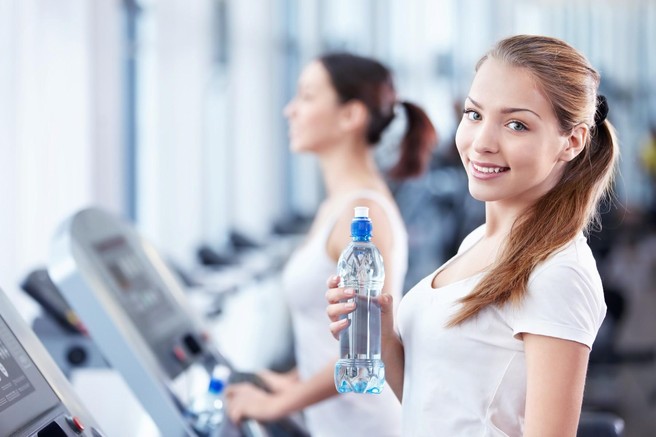 Hujšanje s preprostimi koraki: Znanost razkriva tritedenski načrt hoje, ki v kratkem obdobju stopi tudi do 5 kilogramov