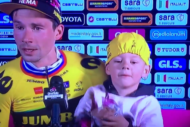 Da ti srce zaigra! Rogličev sin Lev med očetovim intervjujem pobral vso pozornost (VIDEO)