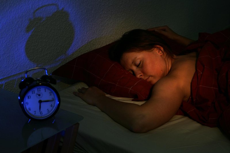 TO je največja napaka, ki jo lahko naredite, če se zbudite sredi noči (foto: Profimedia)