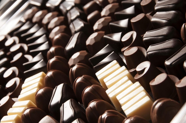 TEMNA ČOKOLADA Verjetno ne slišite prvič, da lahko temna čokolada močno izboljša vaše spolno življenje. Čokolada je popularen afrodiziak, ki …