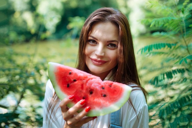 Kaj se zgodi z vašim telesom, če zaužijete preveč lubenice?