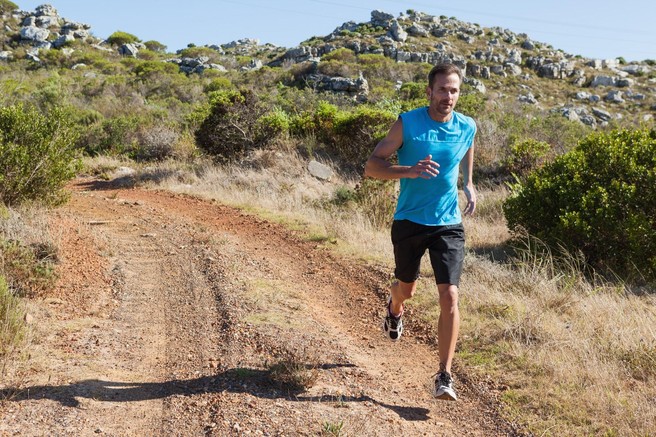 "Tek je bil izjemno boleč in počasen, nekako sem šepal na eno nogo." Kdaj tek postane nezdrava obsesija?