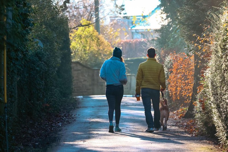 Se vam ne ljubi na sprehod? Tu so odlični načini, kako se motivirate za hojo (ker naredi veliko za vaše zdravje!) (foto: Profimedia)