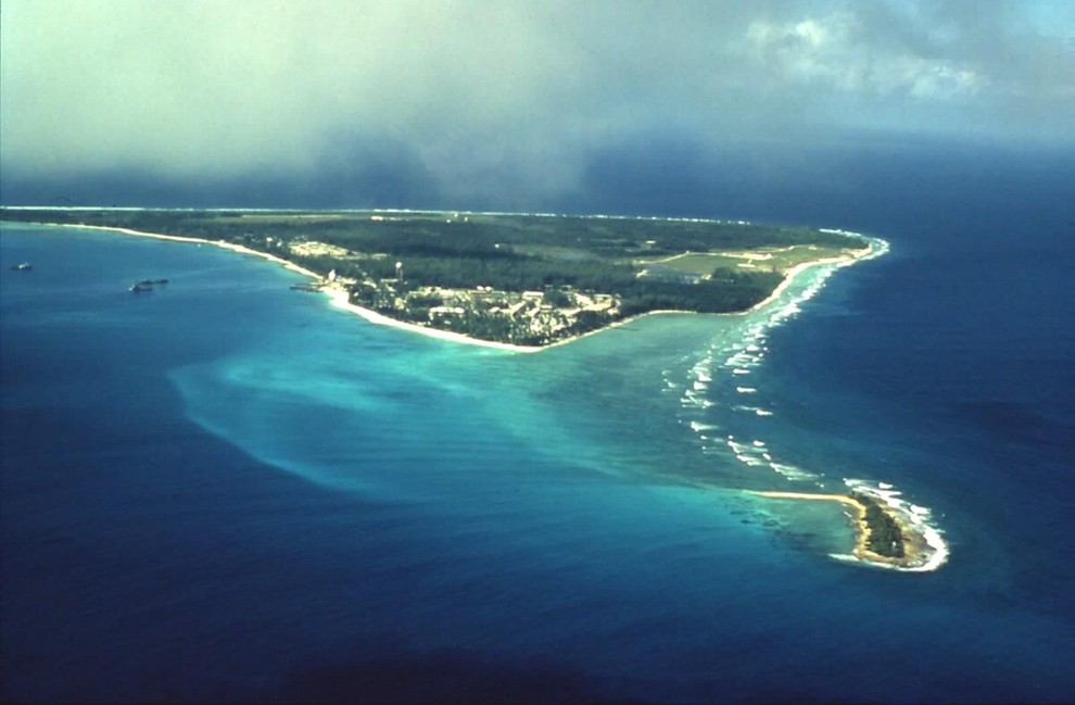 Diego Garcia, Indijski ocean Če niste pripadnik oboroženih sil ZDA, potem nimate dovoljenja za obisk otoka. Majhen otok je nekoč …