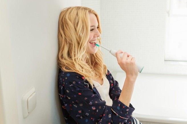 Kako poskrbeti za bele zobe po 40. letu?