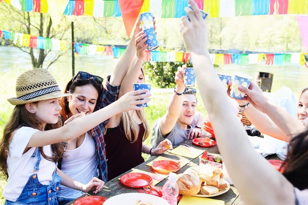 Pikniki so odlična priložnost za druženje in povezovanje, hkrati lahko s športnimi aktivnostmi preživite kar nekaj kvalitetnega časa zunaj. Ko …