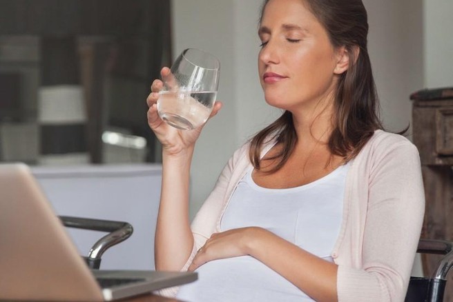 "Izvedela sem, da sem noseča in mož je presrečen - a jaz nisem prepričana, da je tudi oče otroka ..."