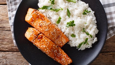 3 živila, ki vsebujejo več vitamina D kot losos: nutricionisti priporočajo redno uživanje