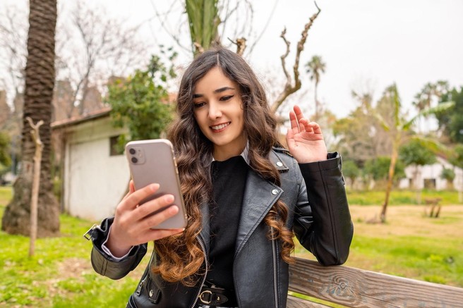 To je glavna napaka, ki jo ljudje delajo na aplikacijah za zmenke: zato ste neuspešni!