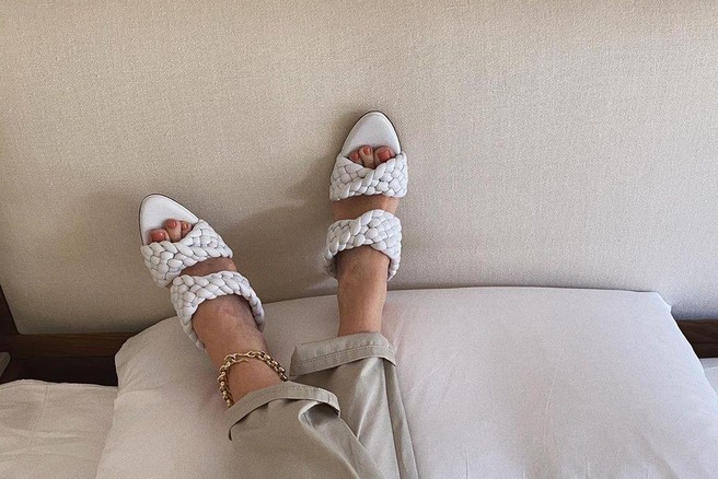 3 domači triki, s katerimi boste odpravili trdo kožo na podplatih