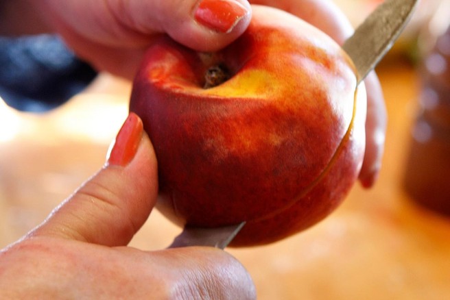 Imajo nektarine več ali manj kalorij, kakor breskve?