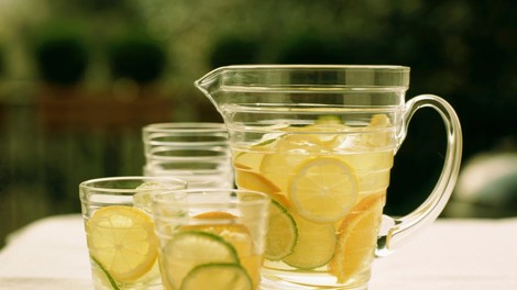 Koliko sladkorja v resnici vsebuje limonada?