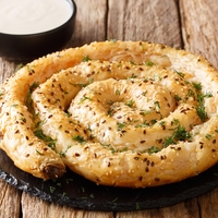 Ste vedeli, da iz bučk lahko pripravite slasten bučkin "burek"? Navdušil vas bo s slastnim okusom ter obenem založil s pomembnimi hranili