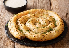 Ste vedeli, da iz bučk lahko pripravite slasten bučkin "burek"? Navdušil vas bo s slastnim okusom ter obenem založil s pomembnimi hranili