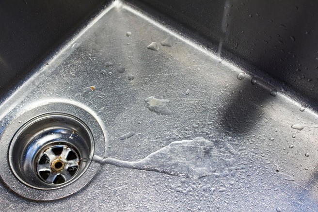 Tega nikoli ne bi smeli odplakniti v odtok