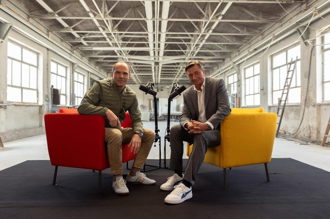 To je Slovenec, ki opravlja sanjsko službo: njegovo delo vidite, ko pogledate prestižni mercedes! (spregovoril je v podkastu!)