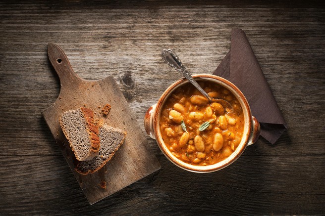 Kako zgostiti pasulj brez moke: triki, ki jih uporabljajo le redki, poznati pa bi jih moral vsak