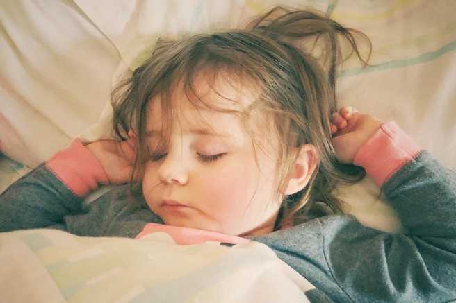 "S partnerjem spiva v isti postelji kot hčerka. Najino intimno življenje se je precej izboljšalo!"