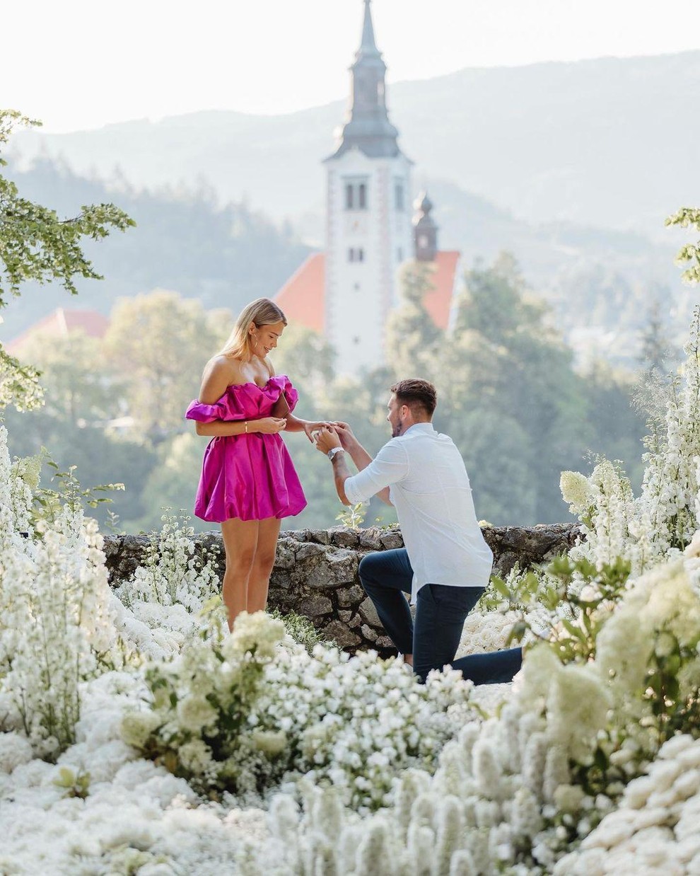 Letošnje poletje je za Luko Dončića in Anamario Goltes zares posebno. Julija letos, natančneje 7.7. se je naš košarkar odločil, …