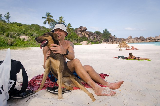 Ogorčena Slovenka opozarja: "Na hrvaški plaži po novem dajejo kazni za TO"