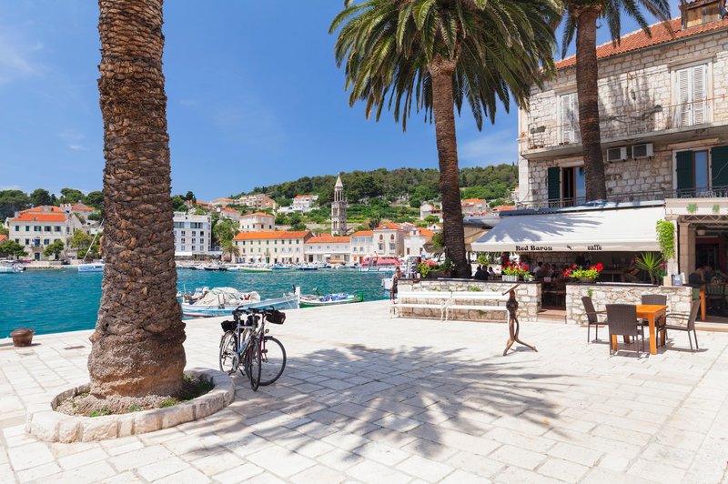 Najbolj drag otok na Hrvaškem: cene nevzdržne tudi za tujce (lignji trikrat dražji kot 2021) (foto: Profimedia)