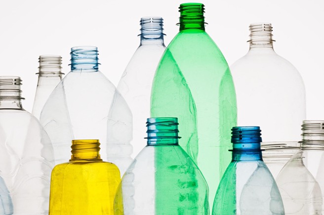 Preden napolnite plastenko z vodo, poglejte majhen znak na dnu - lahko vam reši življenje!