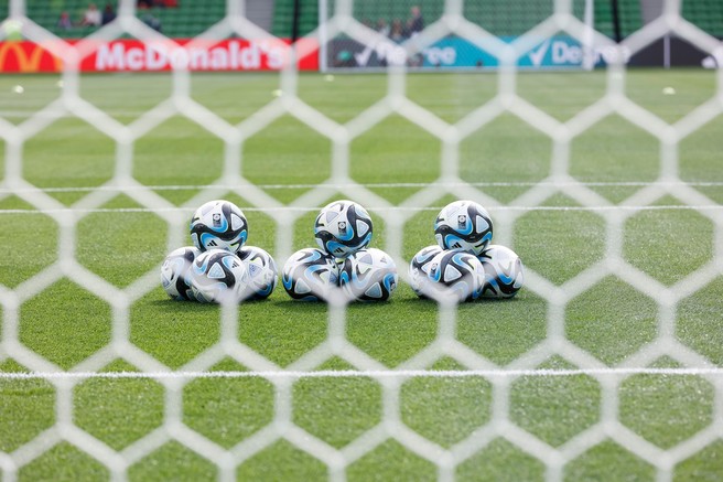 Neverjeten posnetek: ubranil je enajstmetrovko, a žoga je vseeno zletela v gol