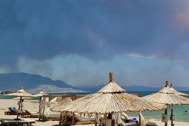 Kaj storiti, če na destinaciji potovanja pride do izrednih razmer?