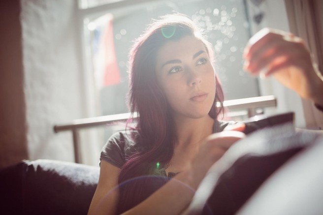 "Pomagajte mi! Noro sem zaljubljena v partnerja moje najboljše prijateljice. Kaj naj storim?" (osebna izpoved)