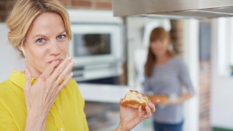 Dieta, ki topi kilograme v menopavzi: Tovrstna prehrana zmanjšuje tveganje za bolezni srca in sladkorno bolezen
