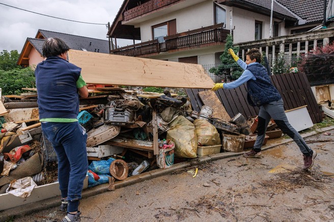 7 načinov za obvladovanje stresa zaradi naravne nesreče, ki je doletela skoraj dve tretjini Slovenije (in vse SOS številke)